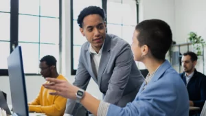 SYNAXON Marketplace_Microsoft_Windows – die perfekte Wahl für dein Unternehmen_Beitragsbild_CLE_Comarketing_Windows11Pro_pillar_1