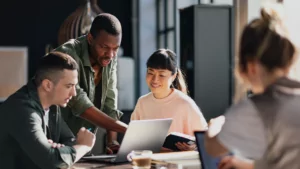 SYNAXON Marketplace_Microsoft_Windows – die perfekte Wahl für dein Unternehmen_Beitragsbild_CLE_Comarketing_Windows11Pro_pillar_2